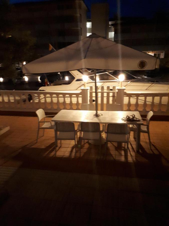 Magnifique Couette-café